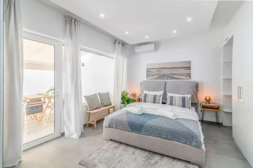 Mila Hidden GEM Apart in Kolonaki with backyard