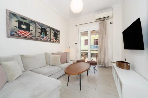 Modern Apartment in Athens Center, 10 mins walk to Plaka Historical Area