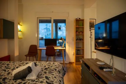 Modern Bright Cozy Top-floor Apartment & Terrace.