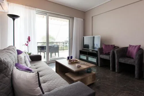 Modern Comfort 2 bdrm Apartment in Voula