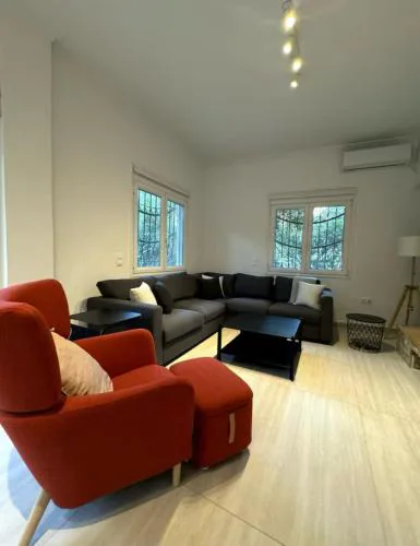 Modern Glyfada Apartment Sleeps 6, 5min Walk to Beach