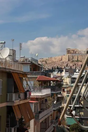 Modern Top Floor Apt, 5min to Acropolis & Plaka