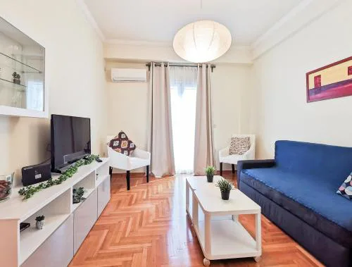 Modern&Sunny, 1BD, next to metro
