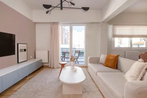 Museum Family 3BR Apartment by UPSTREET
