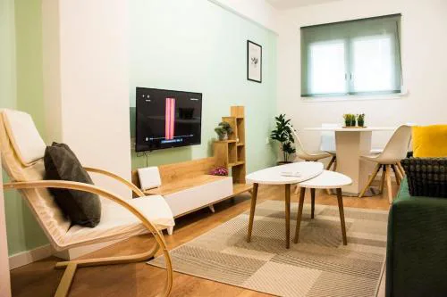Newly renovated-City Center Apartment