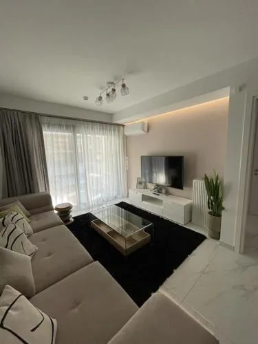 Niarchos apartment III