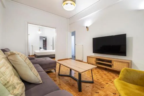 Oculus 2BD Athens Central Escape by Live&Travel