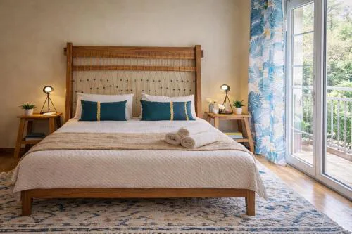 Only 599m from Acropolis, 1BD 4th Floor Apartment