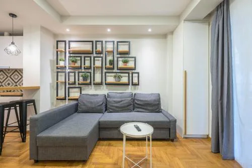 Pame Rentals - Walk Distance To Acropolis with A Charming Design
