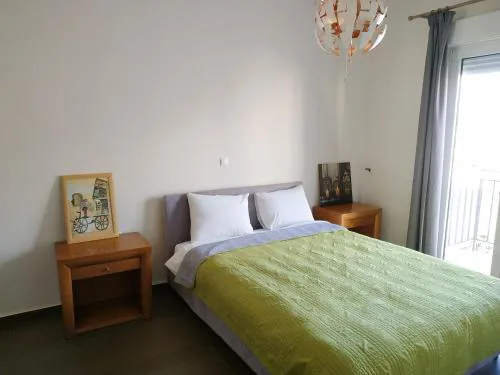 Pantazopoulou square apartment (central railway)