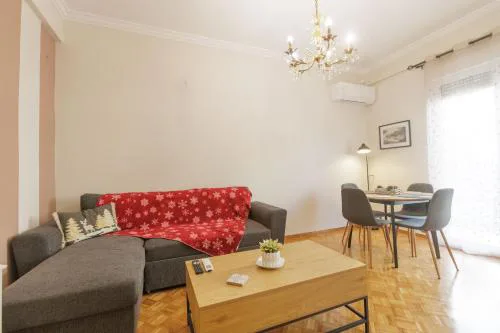 PAVLOS Urban Stay