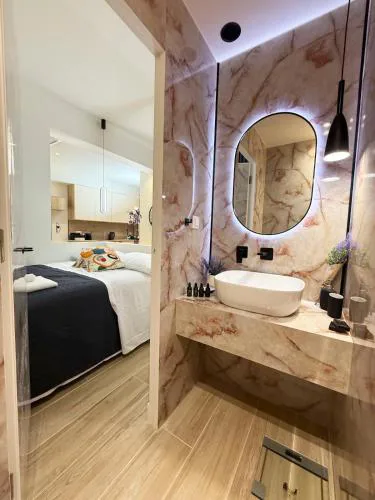 Petit and Peaceful Retreat