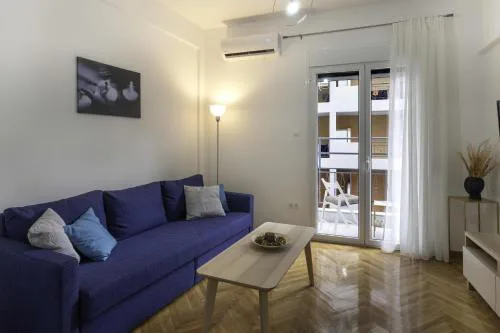 Phaedrus Living: City Center Koukaki Flat