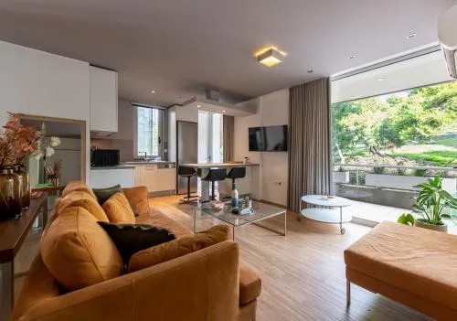 Phaedrus Living: Luxury Flat Vouliagmeni