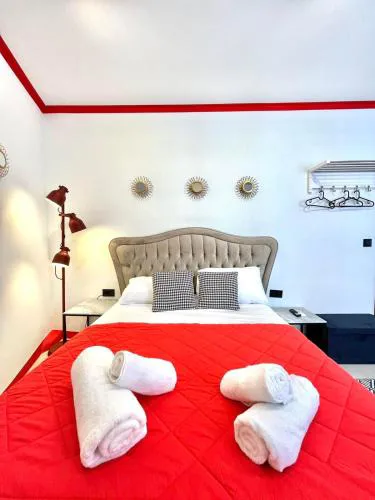 Plaka Central Suite by Zeussuites