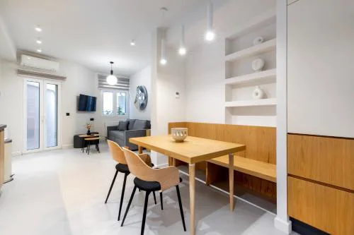 Plaka Clio Apartment by A&A Residences