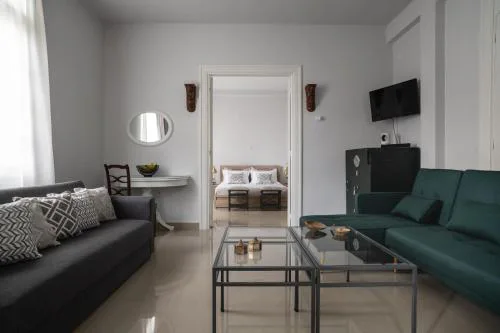 Polytimon, an Athenian neoclassical apartment