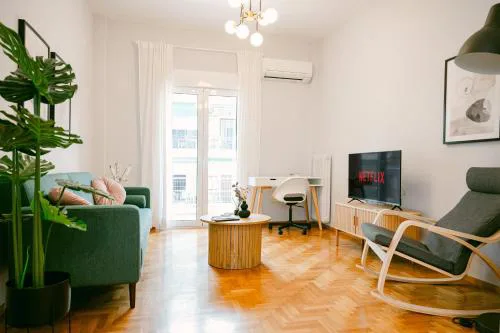 Quiet 2BR home in Katehaki metro