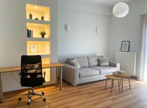 Quiet Central 2-bedroom Flat 4' to Metro & Shops
