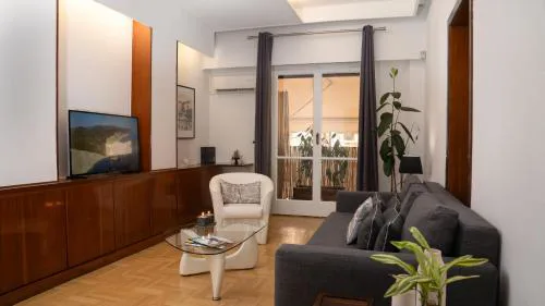 Quiet City Center Apt on a Pedestrian Street