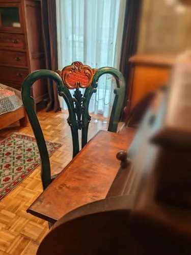 Retro private room in common apartment