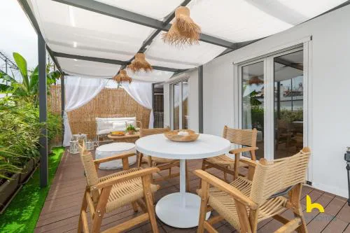 Rooftop Hideaway w Large Private Patio near Metro