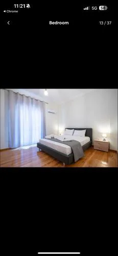 Roussas place 2 -Dafni Metro