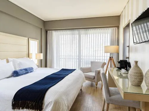 Sea View Cityscape Hotel