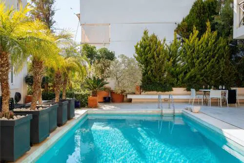Serena Calm Pool House