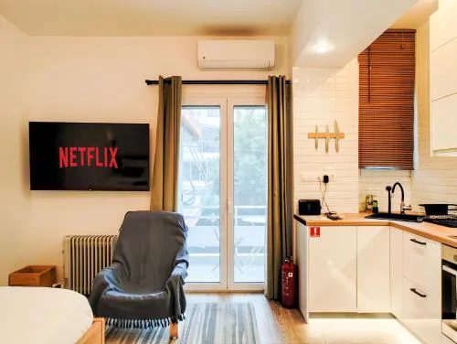 Sleek Studio in Voula Center