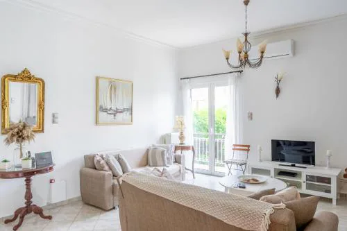 Spacious 2 bedroom apartment at Glifada