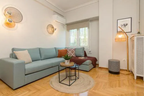 Spacious 2 Bedroom Apartment In Koukaki