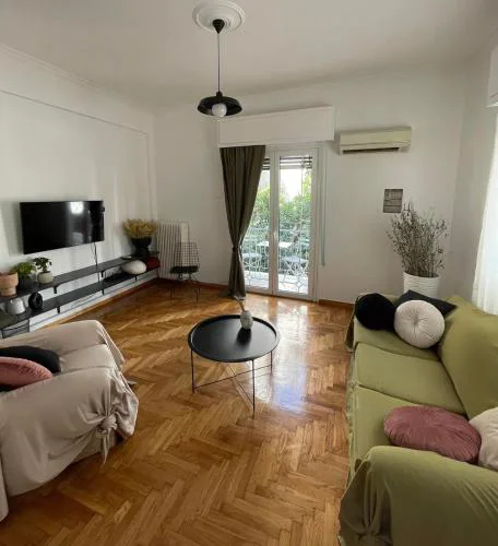 Spacious 2BR Apartment for up to 6 Guests near Acropolis Metro