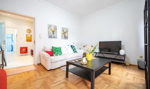Spacious 3-Bedroom Apartment in Neos Kosmos by ΜΡS
