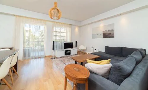 Spacious Apartment Downtown Glyfada