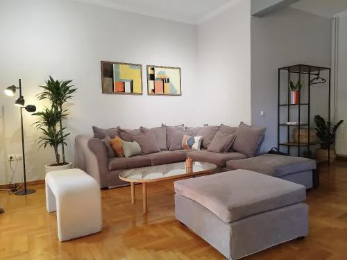 Spacious modern flat in Koukaki