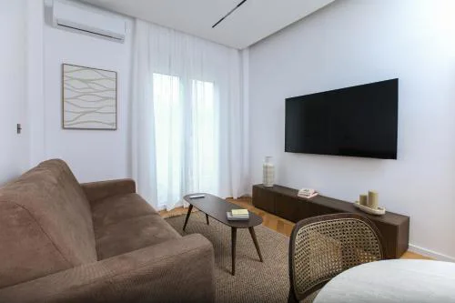 Stylish Apartment near Acropolis & Metro