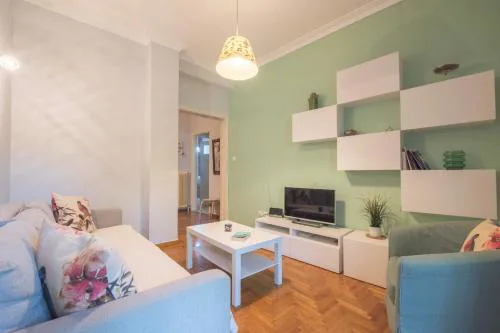 Stylish apt in the Historic heart of the city