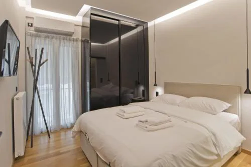 Stylish Ilisia Stay Luxury Fully Reno 2BR, 2BA Apt