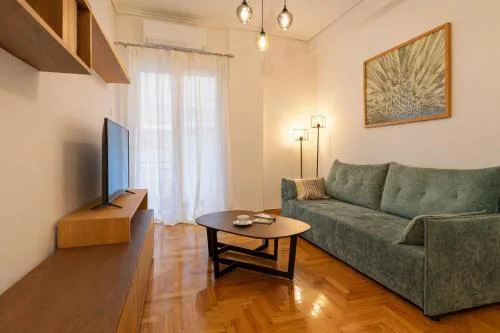 Stylish Kypseli Apartment Sleeps 4 300 Mbps WiFi