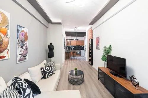 Stylish Urban Hideaway Near Athens Center & Metro