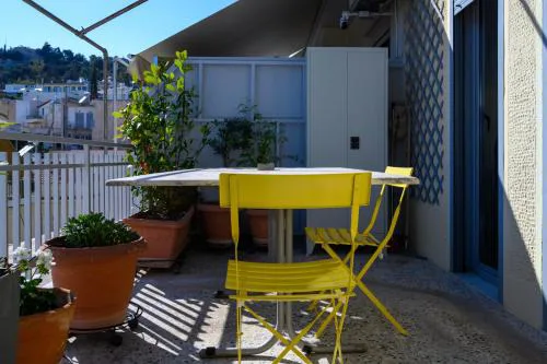 Sunbathed Balcony - Philopappou View