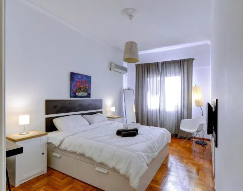 Sunny all day apartment near Athens city center