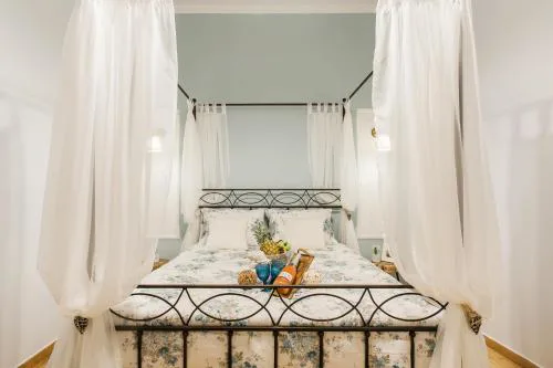 Syntagma private sweet safe double rooms with shared bathroom