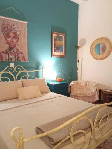 The Happy Town House , 300m from the metro station