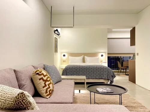 THE NIXON Luxury Suites and Apartment Hotel