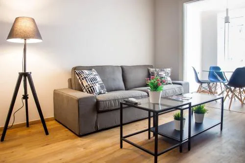 TONI'S Charming Apartment 2BD, close Thisseo Metro