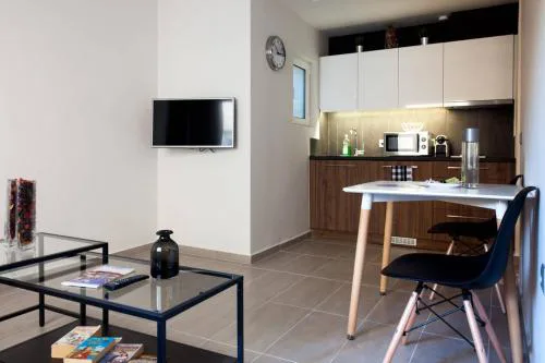 TONI'S Charming Apartment in the Thisseo station