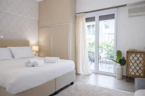 Tropicana Beachside Stay in Vouliagmeni