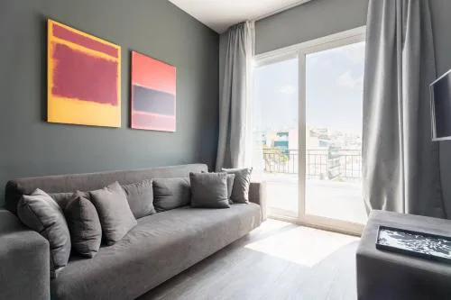 UrbanStyle apt with 360 view